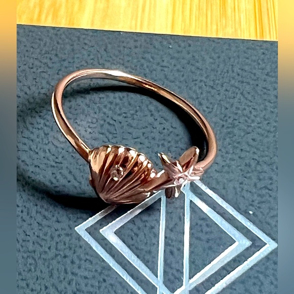 925 Rose Gold Adjustable Ring with Diamond Accents. Shell and Starfish - Picture 4 of 5